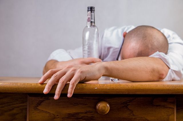 ピルを飲んでお酒に弱くなったのは副作用 6年間避妊ピルを使った体験から スナライム
